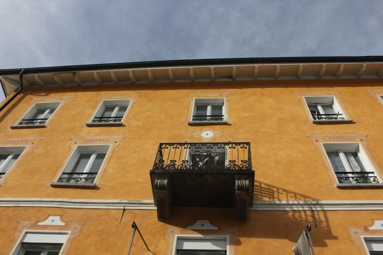Casa Gialla Russo Buitenkant foto