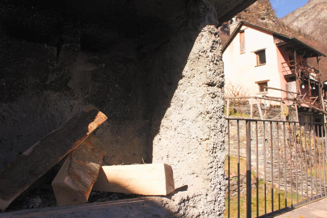 Casa Gialla Russo Buitenkant foto