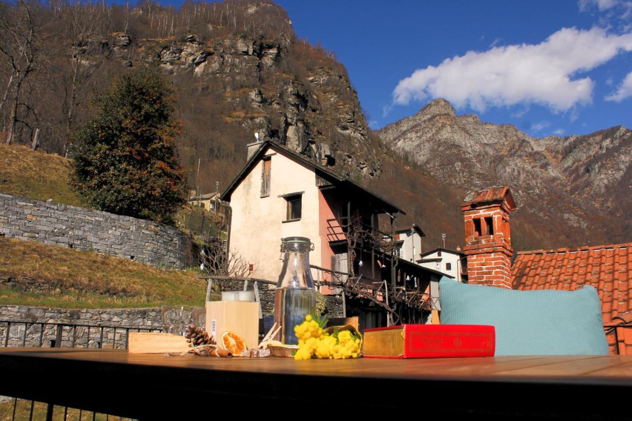 Casa Gialla Russo Buitenkant foto