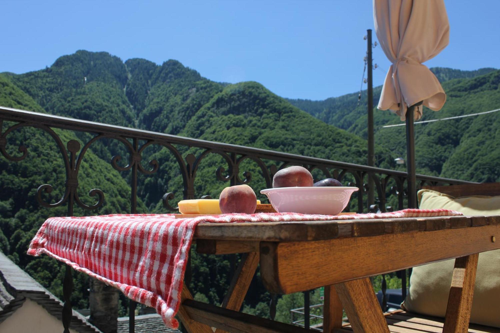 Casa Gialla Russo Buitenkant foto