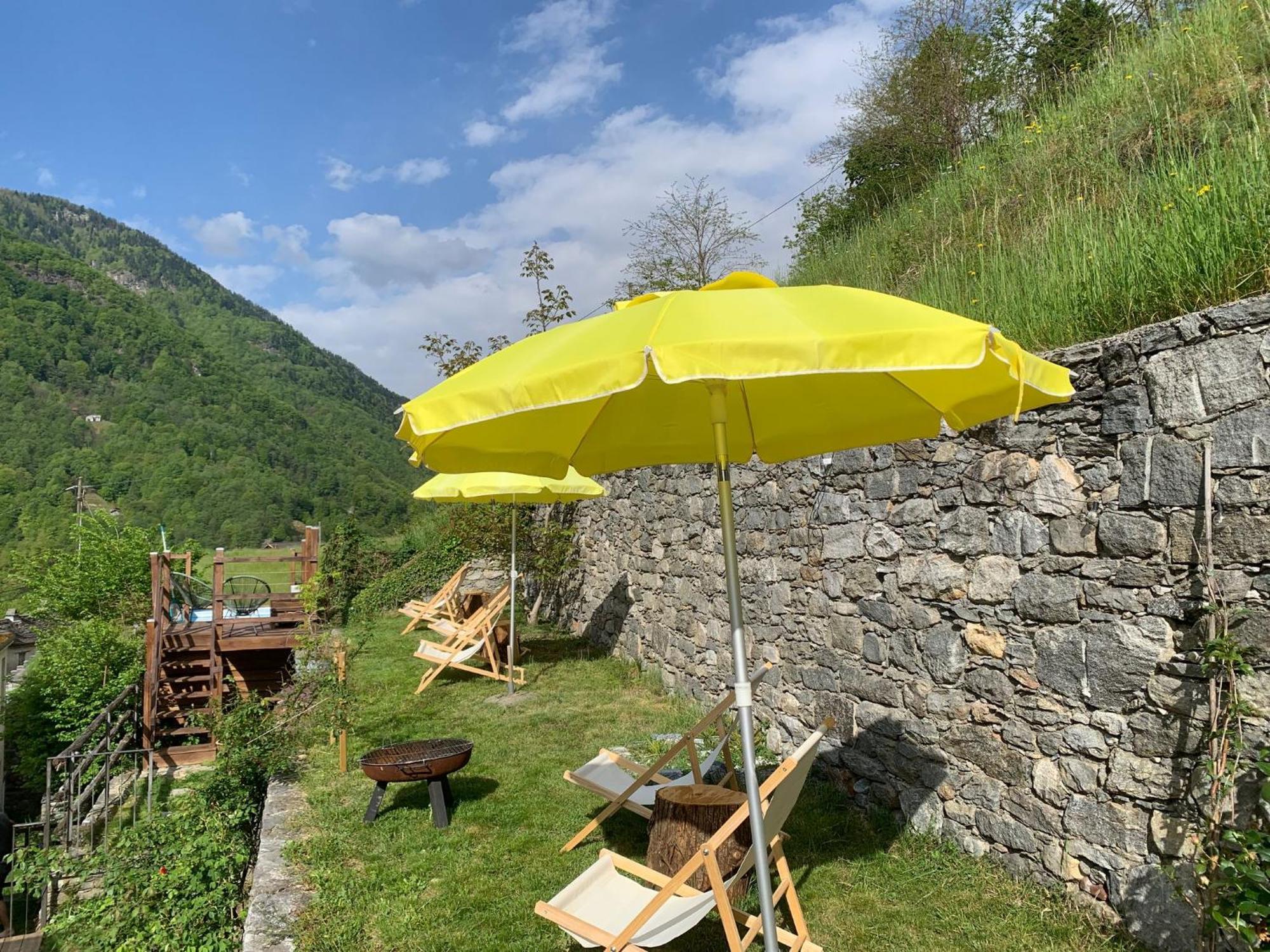 Casa Gialla Russo Buitenkant foto
