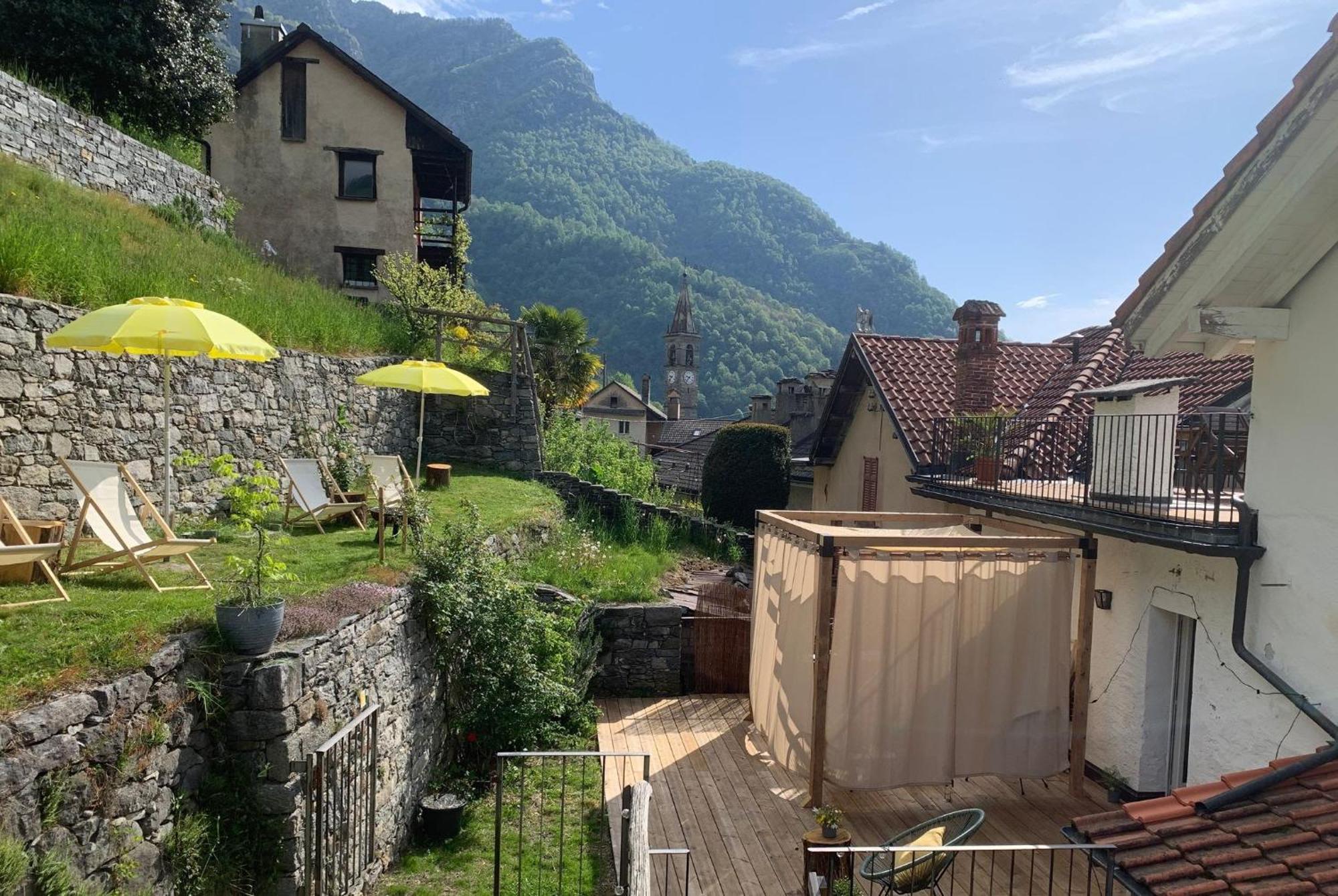 Casa Gialla Russo Buitenkant foto