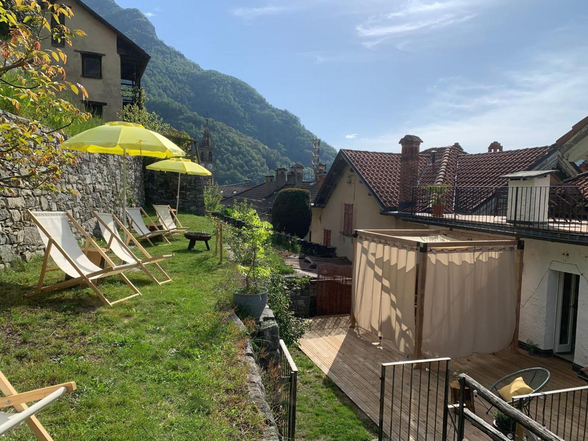 Casa Gialla Russo Buitenkant foto