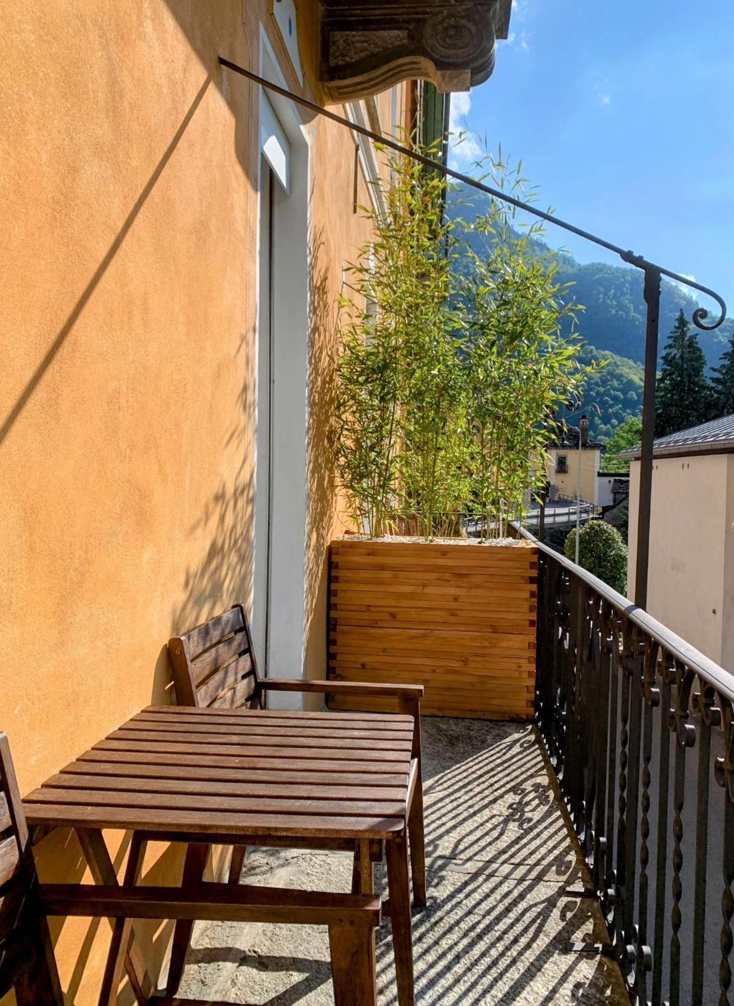Casa Gialla Russo Buitenkant foto