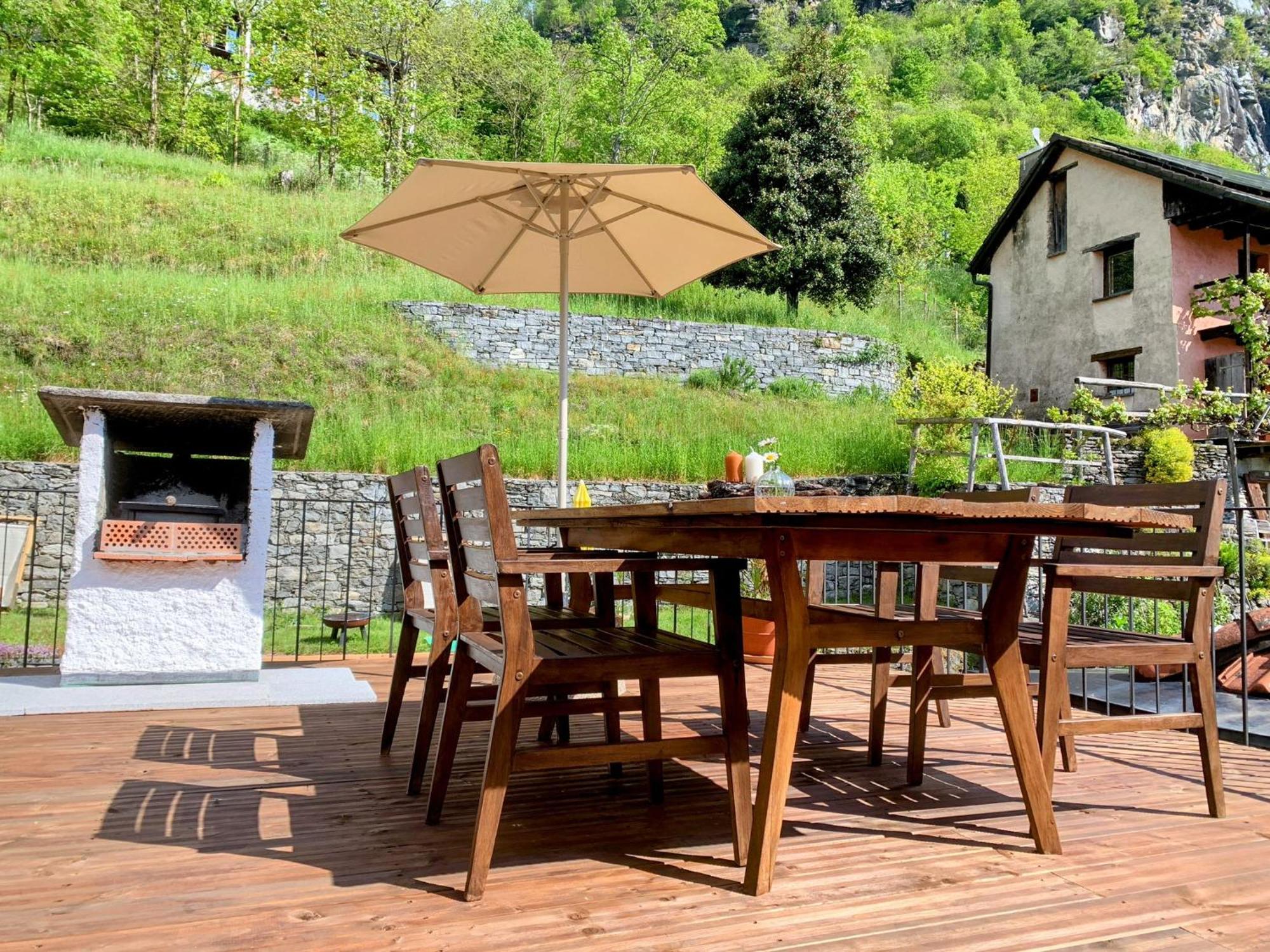 Casa Gialla Russo Buitenkant foto